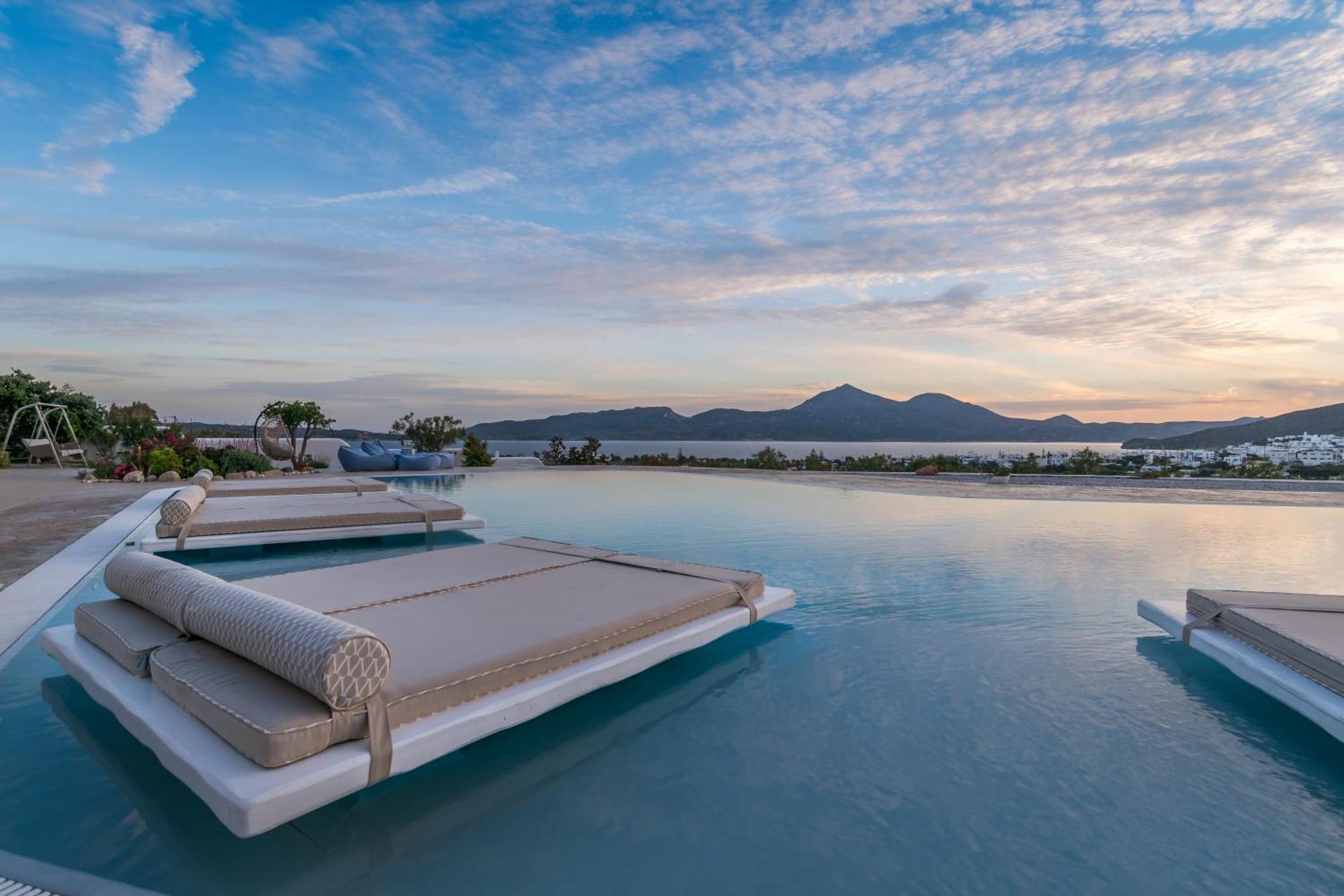 Blu Suites And Studios Adamantas  Exteriér fotografie